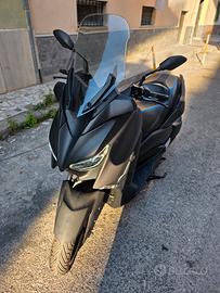 XMAX 300