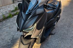 XMAX 300