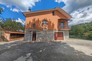 Casa indipendente - Cascia