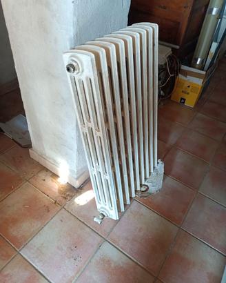 Radiatori in ghisa usati 2 disponibili