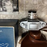 Exakta con obiettivo