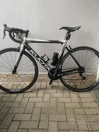 bicicletta full carbon Kuota da corsa