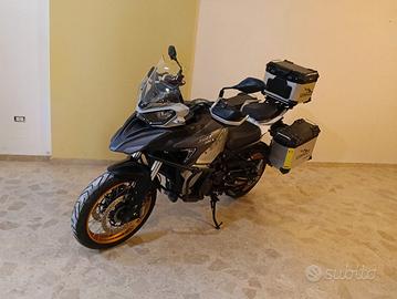 Qj srt 800 X
