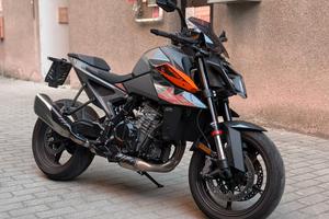 KTM 990 Duke accessoriata