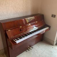Ianoforte verticale in legno