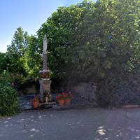 Casa indipendente con ampio giardino al retro