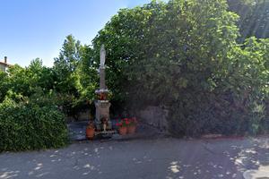 Casa indipendente con ampio giardino al retro