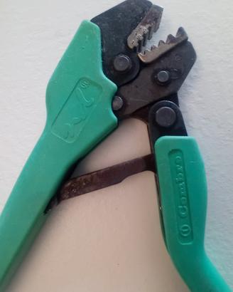 Pinza crimpatrice