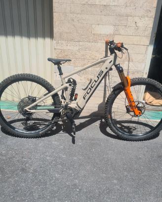Bicicletta elettrica Focus Sam 2