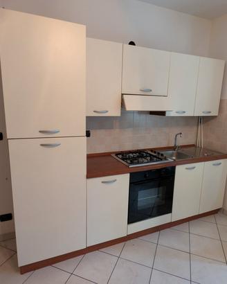 cucina completa di elettrodomestici 