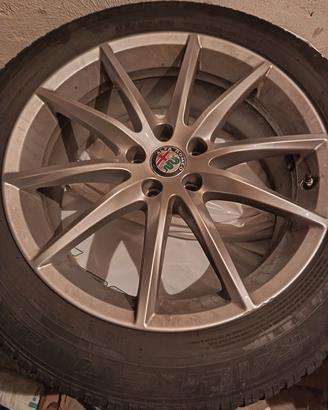 cerchi alfa romeo Stelvio con invernali da 19