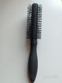 SPAZZOLA  CAPELLI