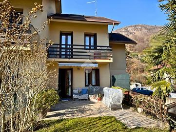 VILLA A SCHIERA A DARFO BOARIO TERME