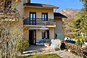 VILLA A SCHIERA A DARFO BOARIO TERME