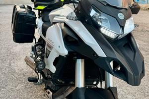 Benelli trk 502 - con valige givi in alluminio