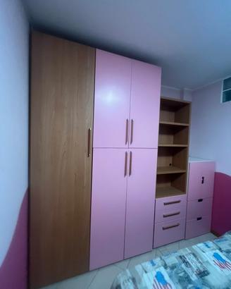 mobili cameretta (armadio/comodino/scrivania)