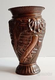 Portaombrelli in rame patinato cesellato a mano