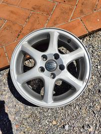 4 cerchi volvo r15 a  5 bulloni