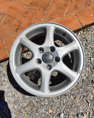 4 cerchi volvo r15 a  5 bulloni