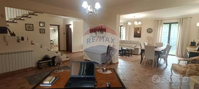 Villetta bifamiliare - Siracusa