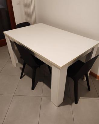 Tavolo e sedie