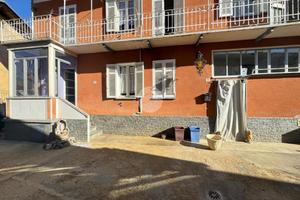 CASA DI CORTE A LESSONA