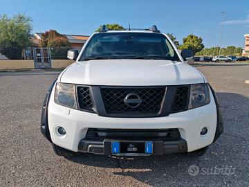Nissan Navara 3.0 V6 anno 2014 double cab 230cv