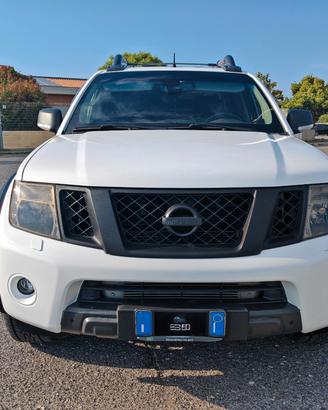 Nissan Navara 3.0 V6 anno 2014 double cab 230cv
