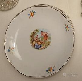 Servizio piatti porcellana vintage con scene galan