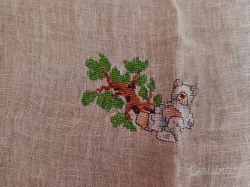 Tenda a vetro ricamata a mano orsetto 