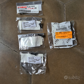 4 Viti cupolino + rivetto Yamaha T-Max