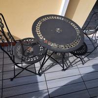 Tavolino da terrazzo / giardino e due sedie