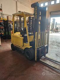 Carrello elevatore elettrico marca Hyster 2500kg