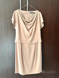 Vestito elegante di colore beige