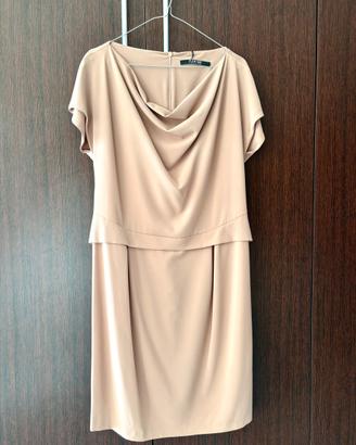 Vestito elegante di colore beige