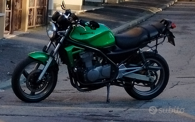 Kawasaki ER500 - 2001