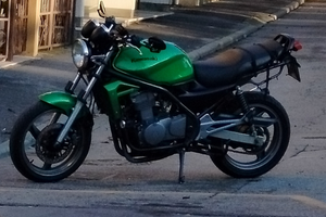 Kawasaki ER500 - 2001