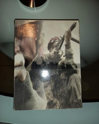 custodia a tema guerra per film e videogiochi 