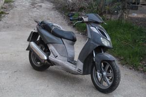 Aprilia sportcity 200