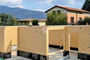 3 LOCALI A CAPRINO VERONESE