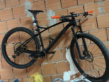 Mtb La Pierre Pro Race CF 9.9 top di gamma.