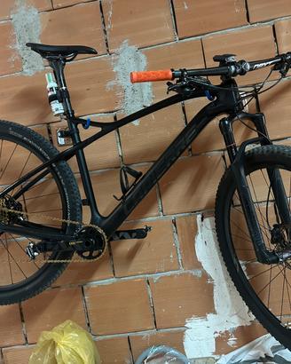 Mtb La Pierre Pro Race CF 9.9 top di gamma.