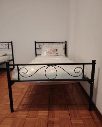 letti singoli+materasso +cuscino 