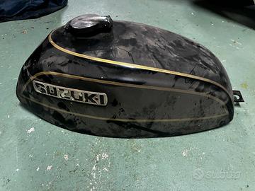 Serbatoio suzuki t500 Titan dispongo altri ricambi