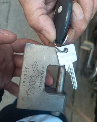 Lucchetti corazzati usati poco