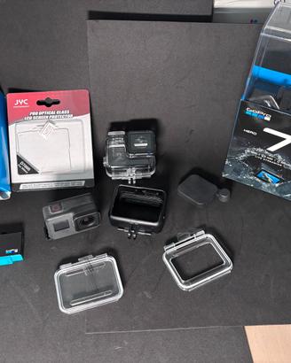 GoPro Hero 7 Black + Accessori Orig.Super Suit new