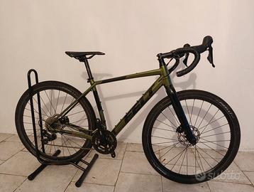 Bicicletta gravel Felt