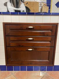 cassettiere e sportelli in legno per cucina