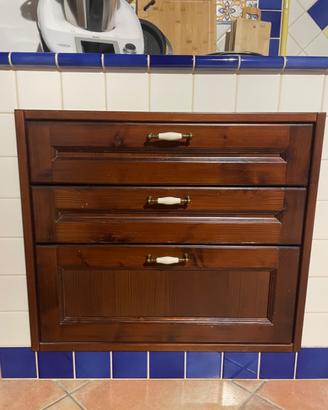 cassettiere e sportelli in legno per cucina