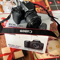 Canon EOS 250 D